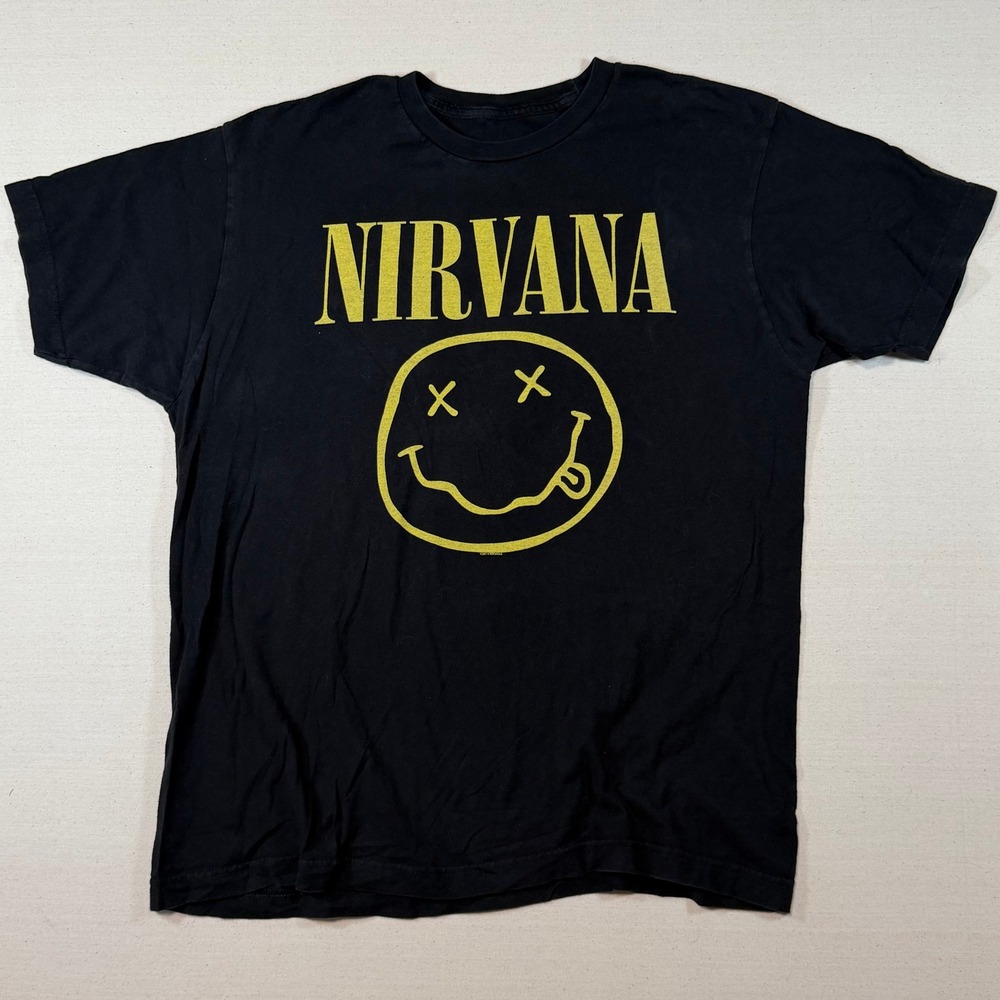Nirvana Smiley Face Graphic T-Shirt Black Yellow 2014 Band Tee Mens Large